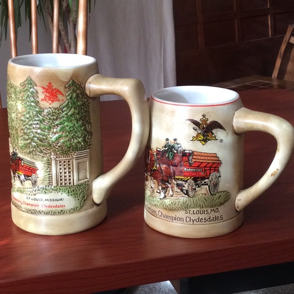 -🤪 2 Budweiser Holiday Steins - Picture 2 of 6